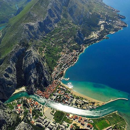 Apartments Beverly Omiš Buitenkant foto