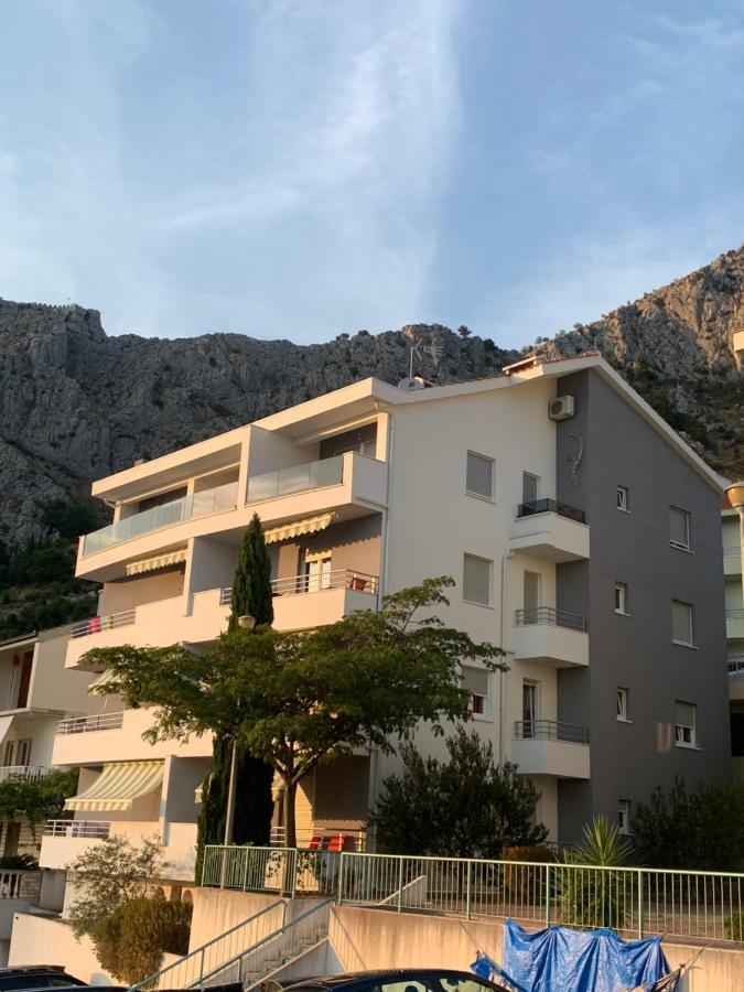 Apartments Beverly Omiš Buitenkant foto