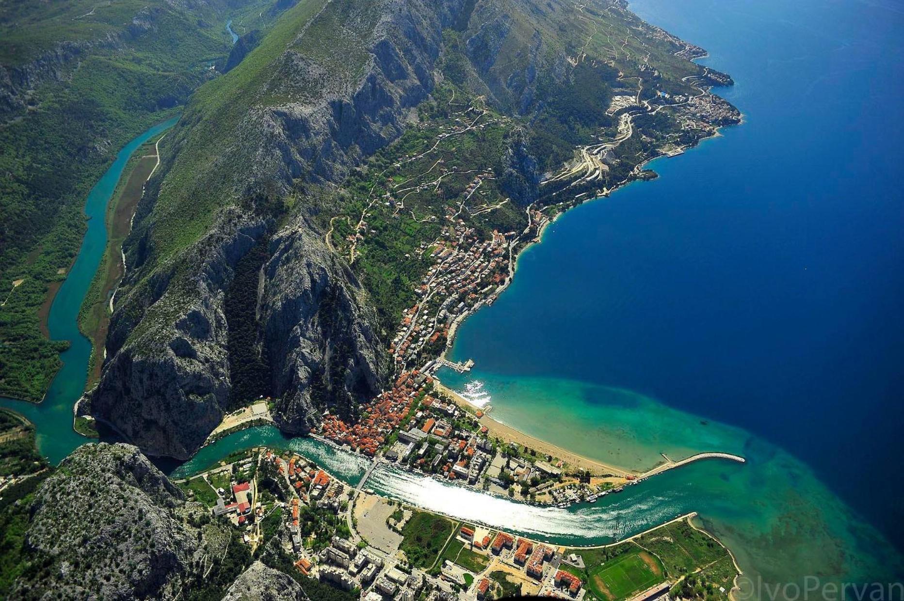 Apartments Beverly Omiš Buitenkant foto